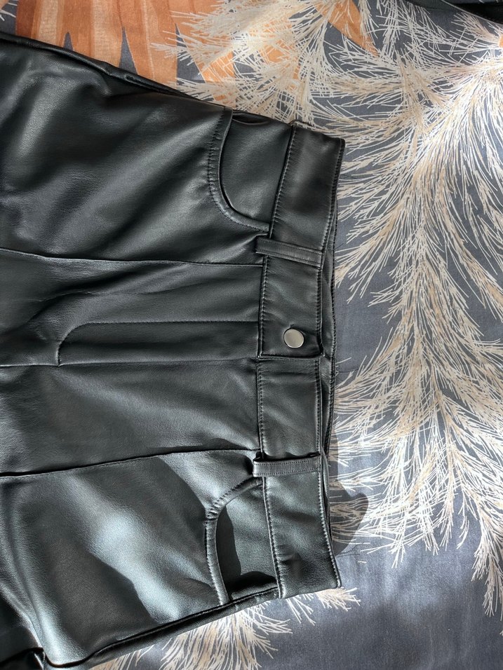 Kadın Siyah Deri Bol Paça Pantolon - Görsel 3