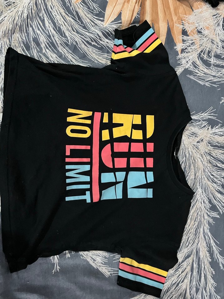 Kız Çocuk Siyah Renkli Baskılı Tişört - Görsel 2