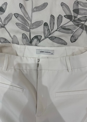 Beyaz Yüksek Bel Mini Şort - Görsel 3