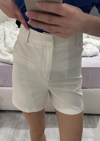 Beyaz Yüksek Bel Mini Şort - Görsel 2