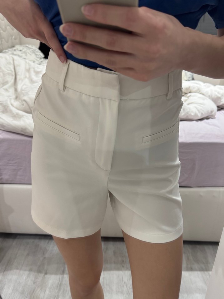 Beyaz Yüksek Bel Mini Şort - Görsel 2