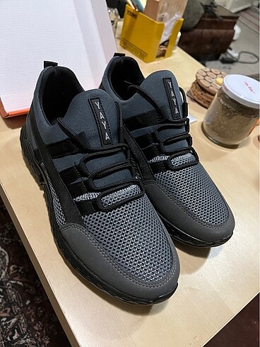 Yaya Hotiç 41 Sneaker