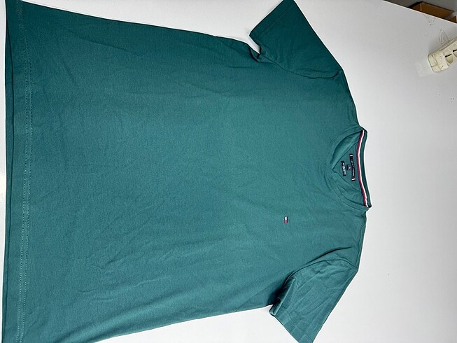 Tommy Hilfiger 4 tane t.shirt