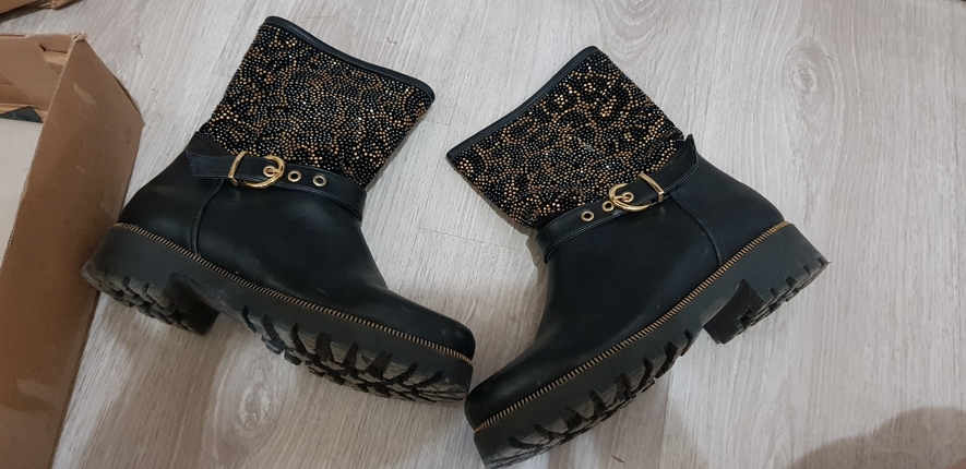 tasli cizme