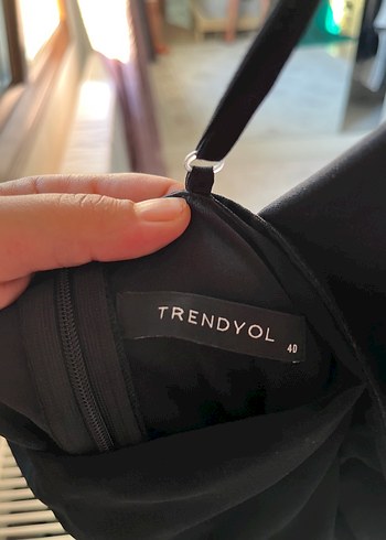 Trendyol & Milla Siyah V Yakalı Drapeli Midi Elbise