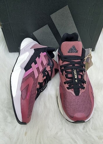 36,5 Beden Adidas orjinal bayan spor ayakkabı