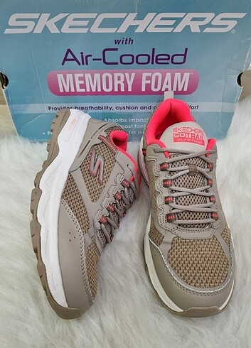 37,5 Beden Skechers Ayakkabı