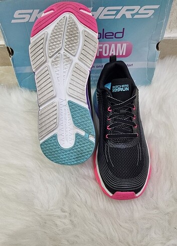 38,5 Beden Skechers Ayakkabı