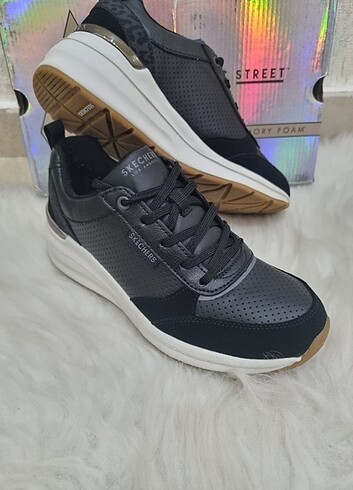 Skechers Ayakkabı 