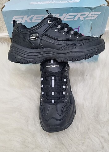 36 Beden siyah Renk Skechers Ayakkabı
