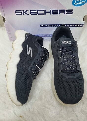 37 Beden siyah Renk Skechers Ayakkabı