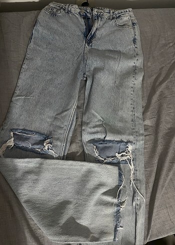 Yırtık Kot Pantolon