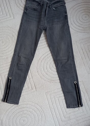 Zara Zara Paça Detaylı Jeans
