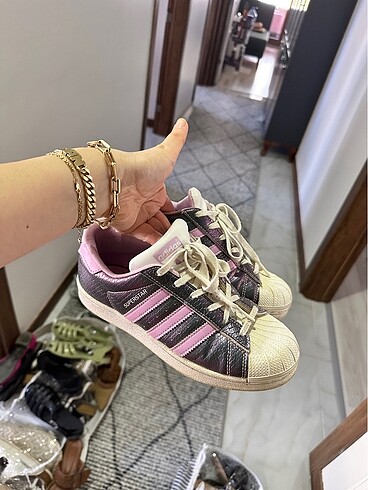 Adidas superstar