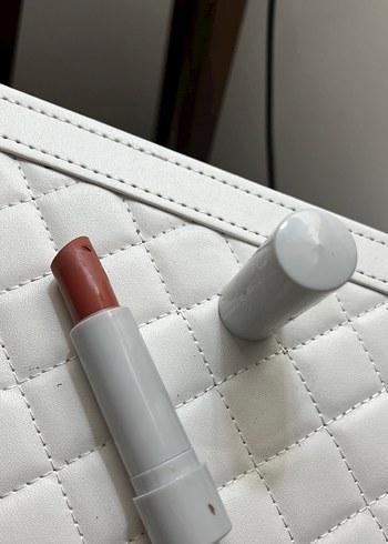 Beaulis Kiss It Gri Ruj - Görsel 3