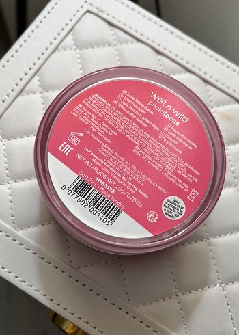 Wet n Wild Pastel Pembe Gevşek Sabitleyici Pudra - Görsel 5