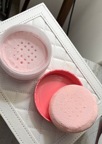 Wet n Wild Pastel Pembe Gevşek Sabitleyici Pudra - Görsel 4