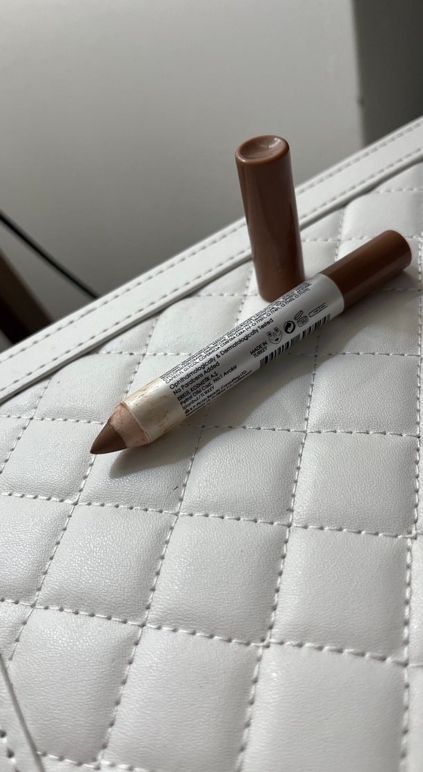 Golden Rose Parlatıcı Bej Dudak Kalemi - Görsel 3