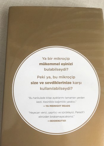 Parazit Jessica Shirvington Roman Yazarı - Görsel 2