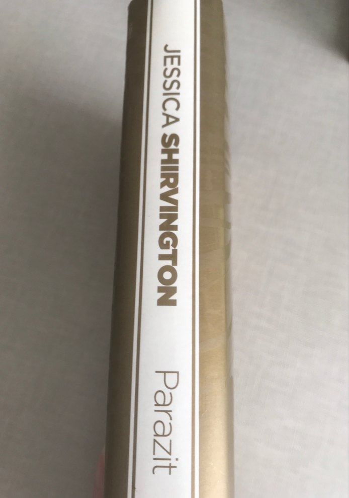 Parazit Jessica Shirvington Roman Yazarı - Görsel 3