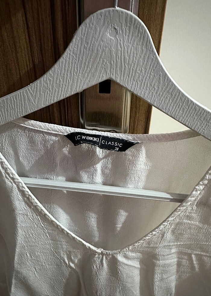 Lc Waikiki beyaz bluz - Görsel 3