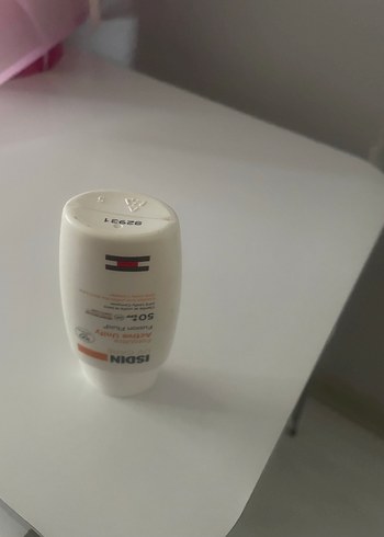 ISDIN Fusion Fluid SPF 50 Güneş Koruyucu - Görsel 3