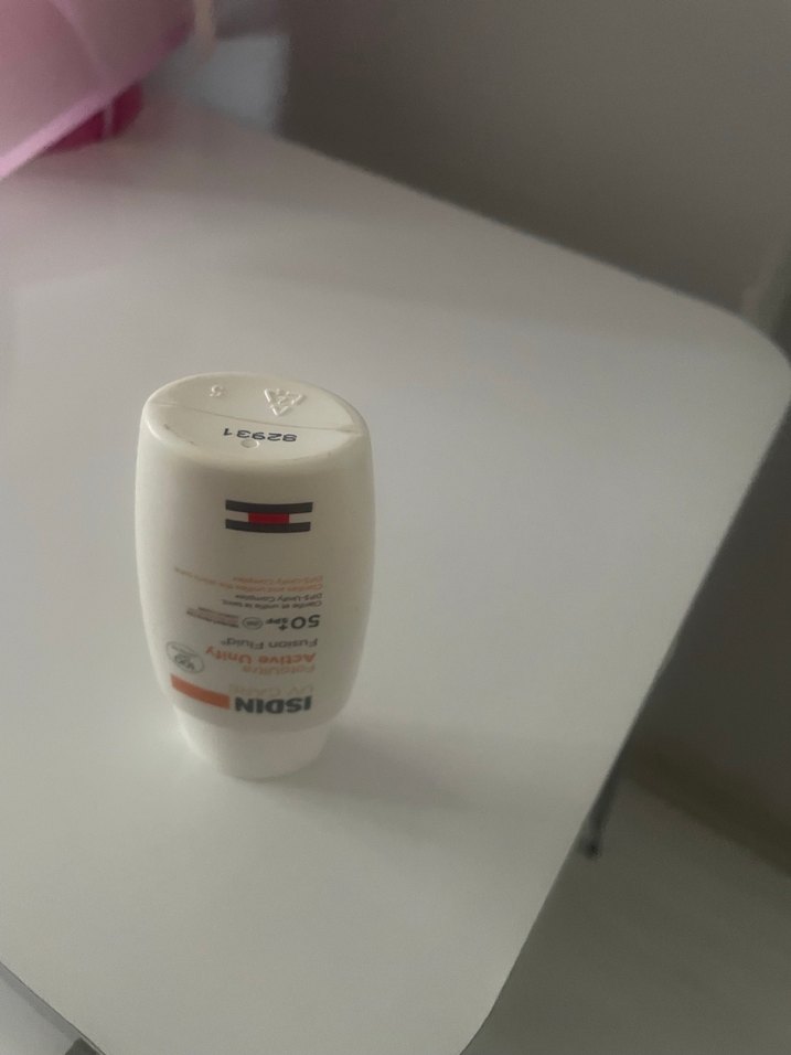ISDIN Fusion Fluid SPF 50 Güneş Koruyucu - Görsel 3