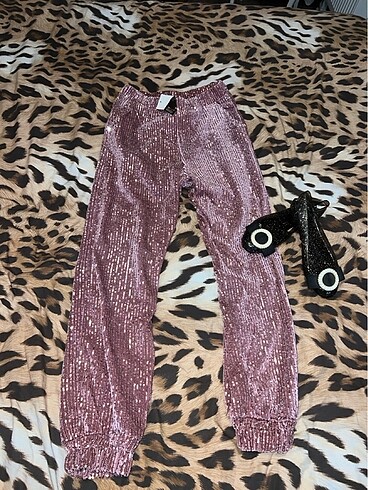 Payet dökümlü pantolon - Görsel 8