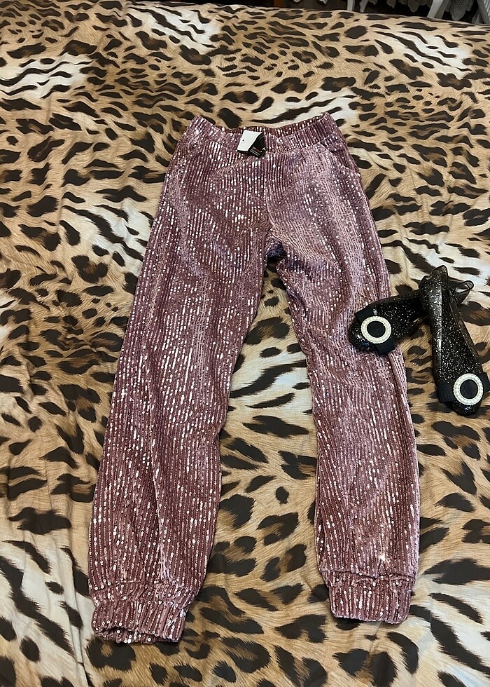 Payet dökümlü pantolon - Görsel 3