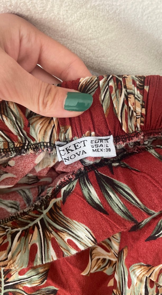 Kırmızı Etek ürünü 1 kere giydim sadece - Görsel 3