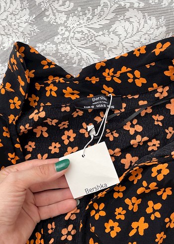 Sarı Çiçek Desenli bluz Hiç giyilmedi etiketli - Görsel 4