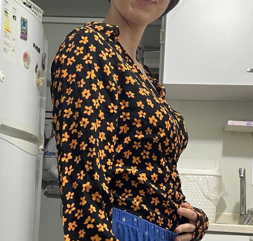 Sarı Çiçek Desenli bluz Hiç giyilmedi etiketli - Görsel 2