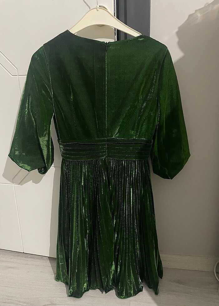 Çok güzel zümrüt yeşili elbise - Görsel 3