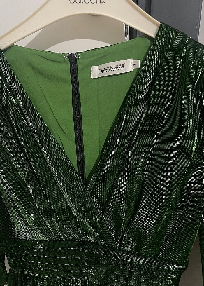 Çok güzel zümrüt yeşili elbise - Görsel 2