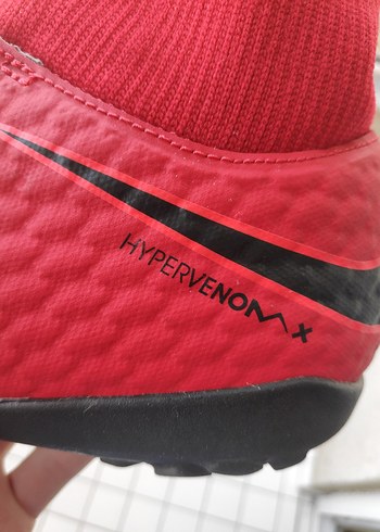45 Beden kırmızı Renk Nike Hypervenom Halısaha