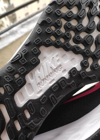 Nike Revolution 6 Koşu Ayakkabısı - Görsel 4