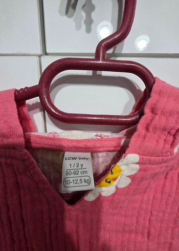 Kızlar için Çiçek Desenli Pembe Kolsuz Müslin Panço - Görsel 3