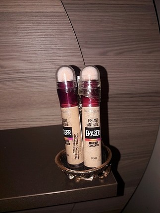 Maybelline concelaer 07 sand ve nude renkkleri yeni&etiketliler