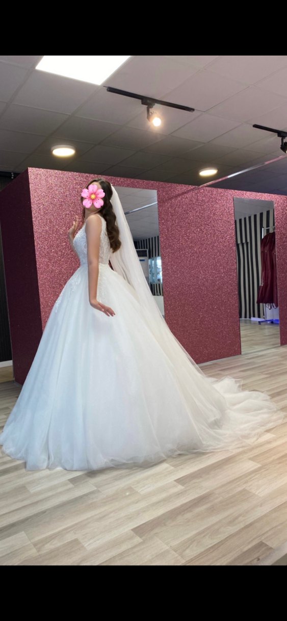 V Yaka A Kesim Beyaz Gelinlik - Görsel 4