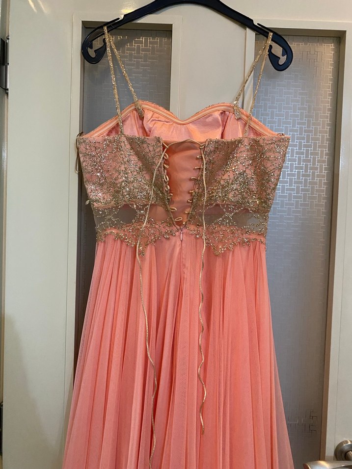 Somon Rengi Nakışlı Uzun Straplez Abiye Elbise - Görsel 4