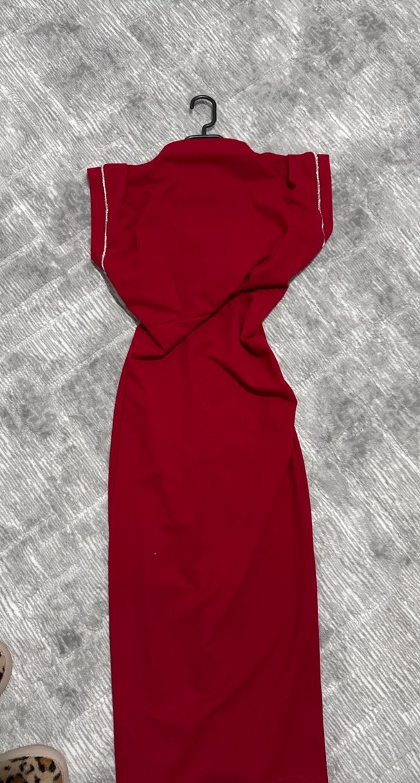 Kırmızı V Yakalı Midi Drapeli Kadın Elbise - Görsel 3