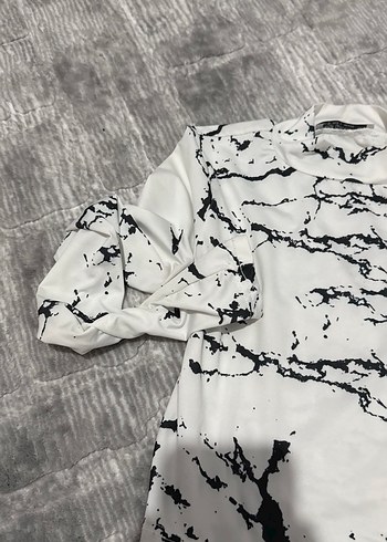 Uzun Kollu Batik Desenli Kadın Bluz - Görsel 2