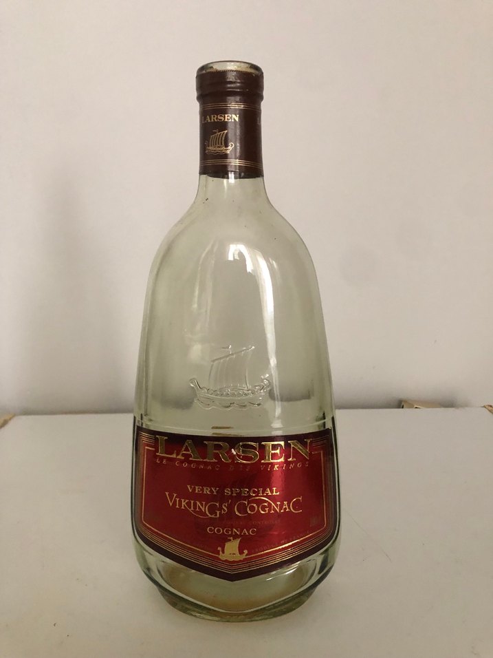 Larsen Viking's Cognac  şişe - Görsel 2