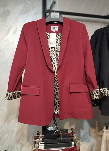 Bordo leopar desenli ceket