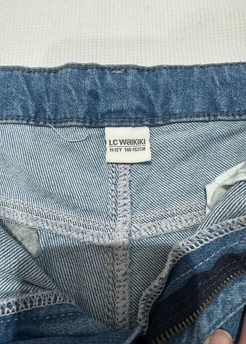 Düğmeli Mini Denim Şort Pembe Çiçek Desenli 11-12 Yaş - Görsel 3