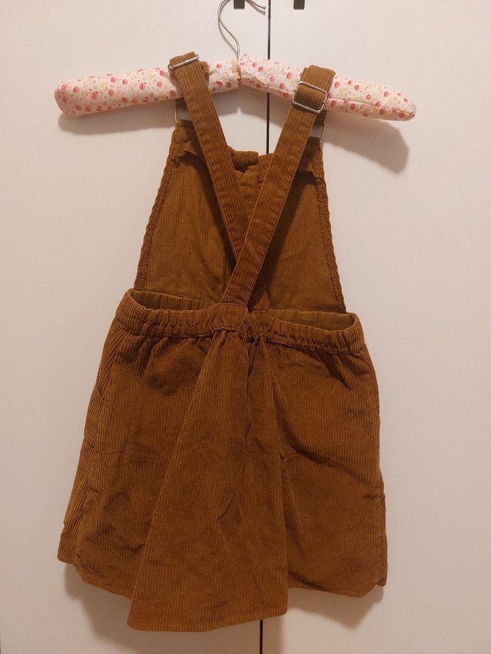 Kız Çocuk Düğmeli Kahverengi Askılı Elbise - Görsel 2