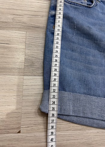 Şık Mavi Denim Şort - Görsel 2