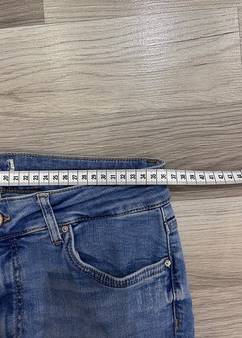 Şık Mavi Denim Şort - Görsel 3