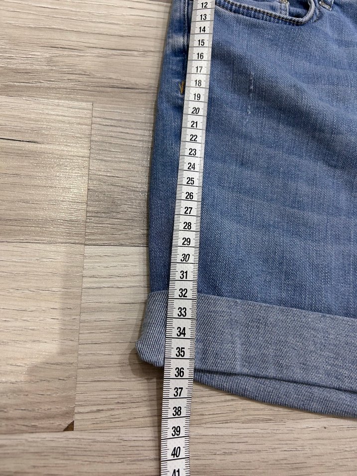 Şık Mavi Denim Şort - Görsel 2