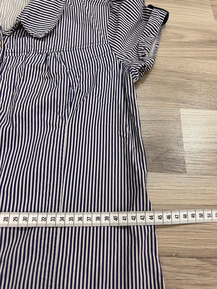 Gri Çizgili Düğmeli Kısa Kollu Elbise - Görsel 2